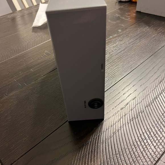 “Hello”
Studio mercantile led metal shadow box - Picture 3 of 8